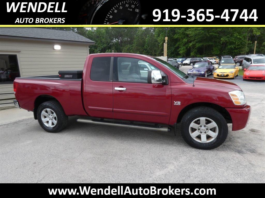 2004 Nissan Titan LE's photo