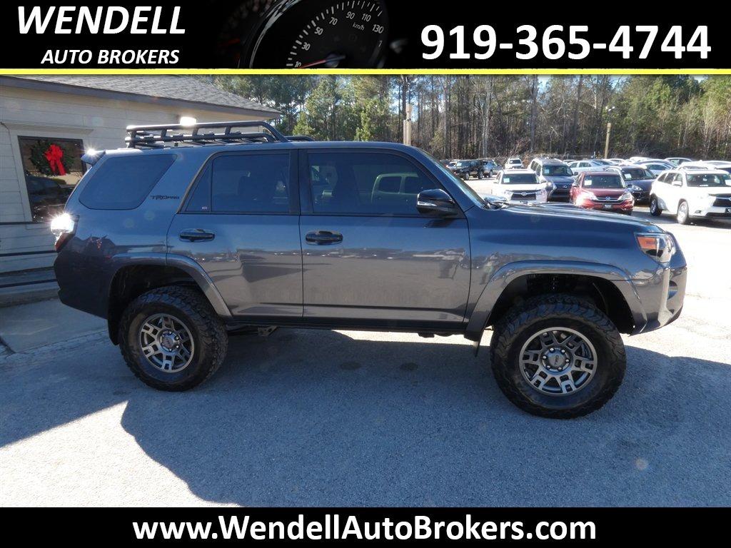 2020 Toyota 4Runner Venture's photo