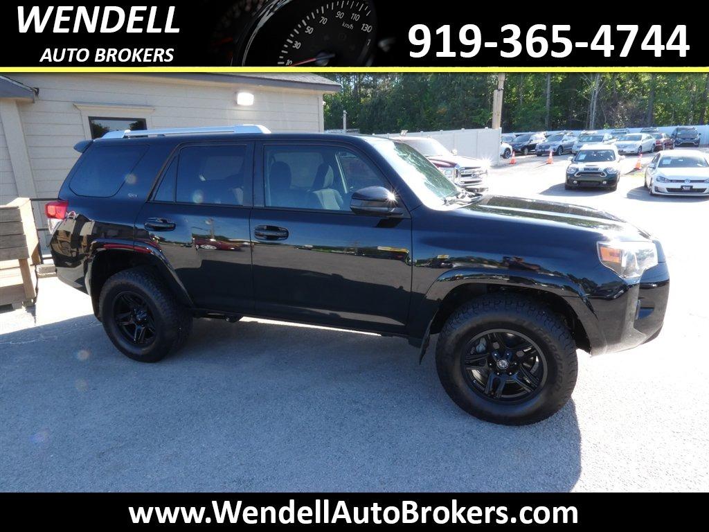 2016 Toyota 4Runner SR5 4x4 V6's photo