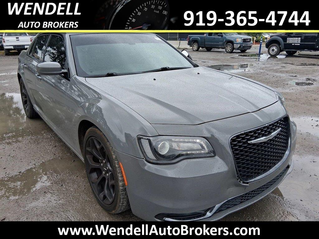 2019 Chrysler 300 S's photo